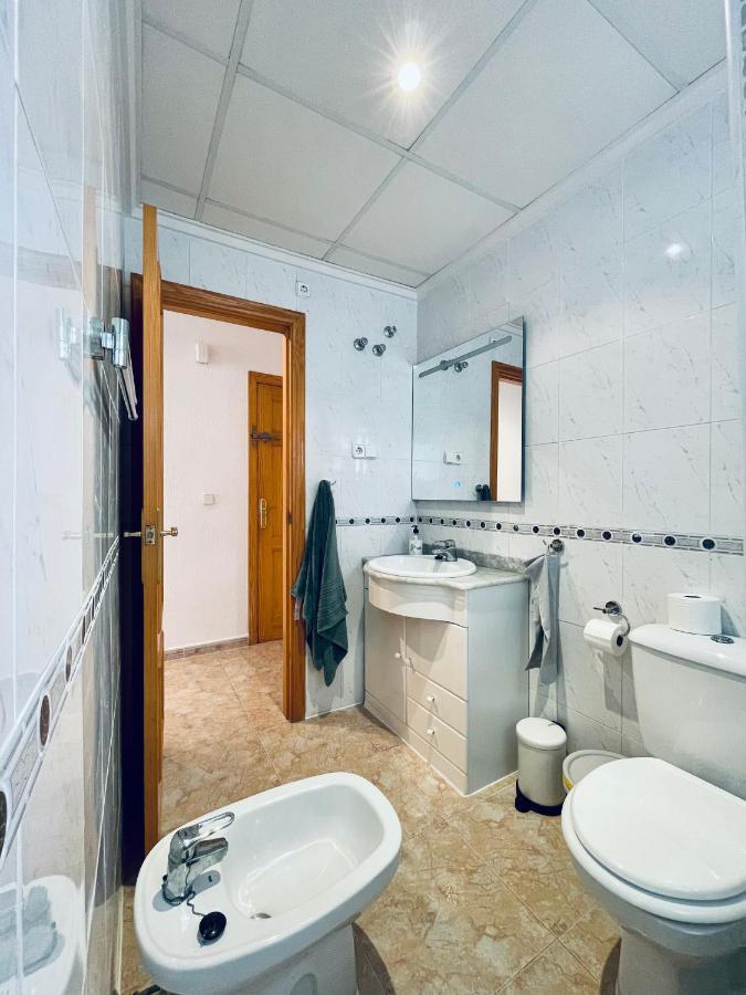 El Papagayo Apartment 2 Mins Walking To The Beach Торевьиа Экстерьер фото